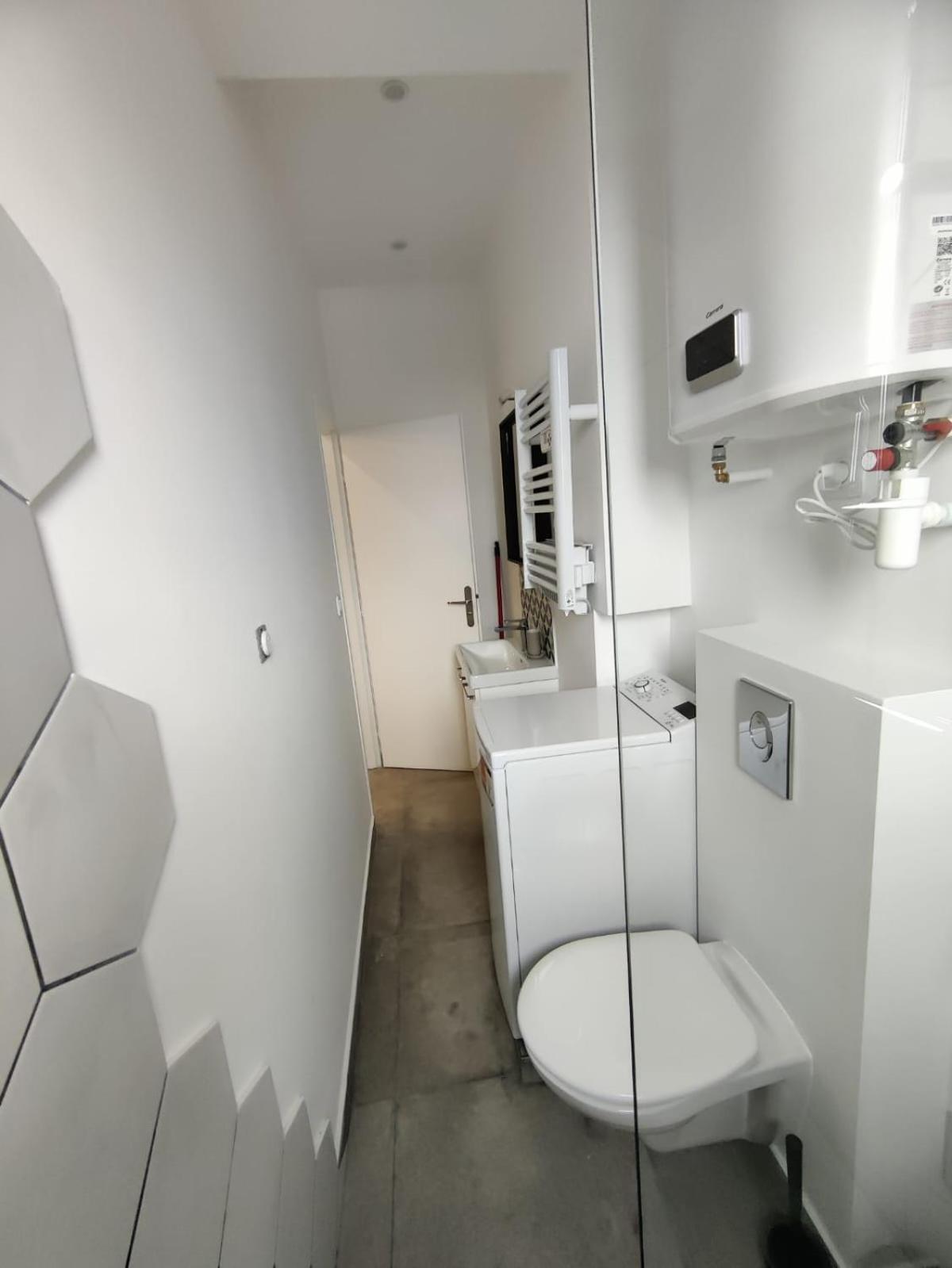 Апартаменты Loft Chic Avec Mezzanine Contemporaine Венисьё Экстерьер фото